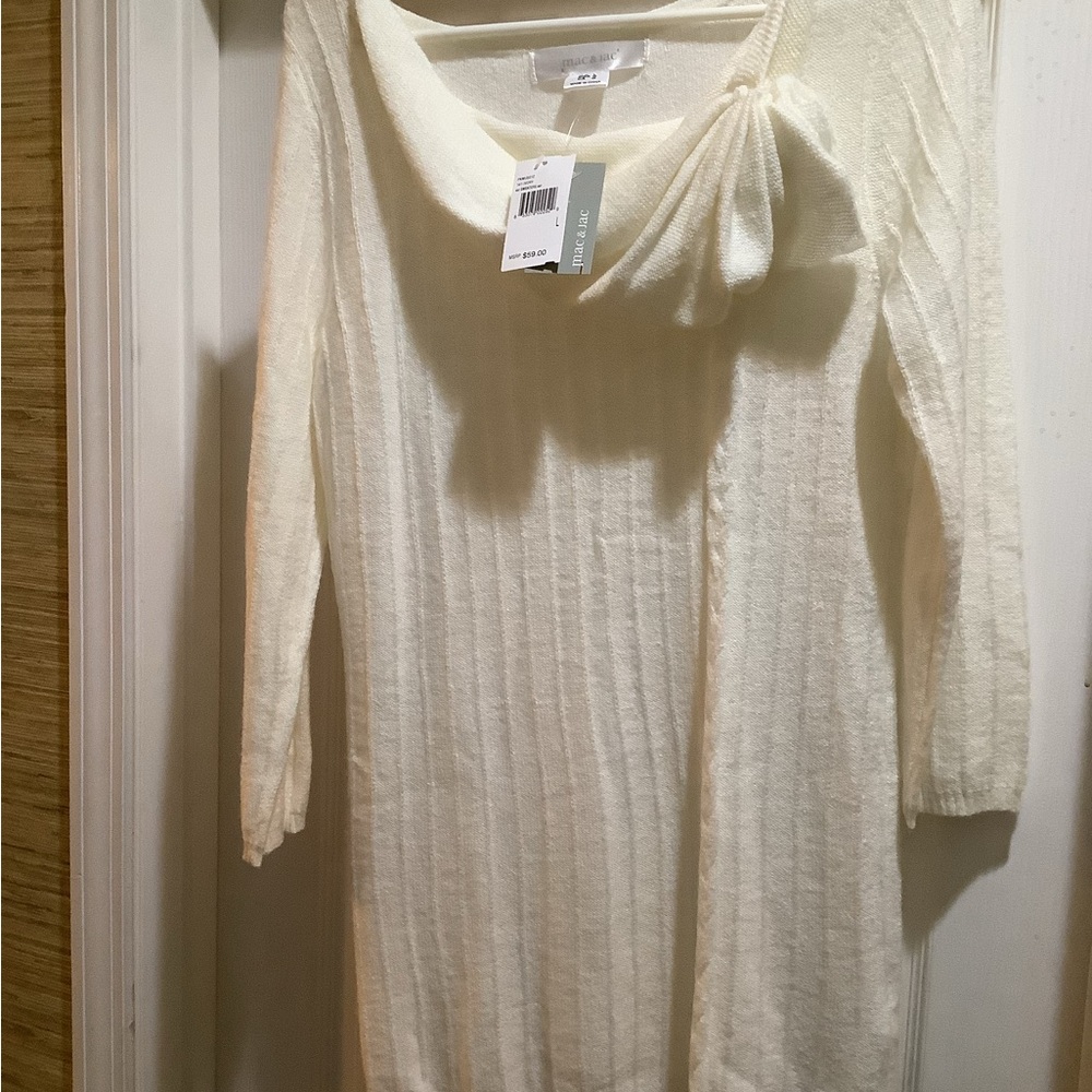 Mac & Jac Cream Colored Sweater